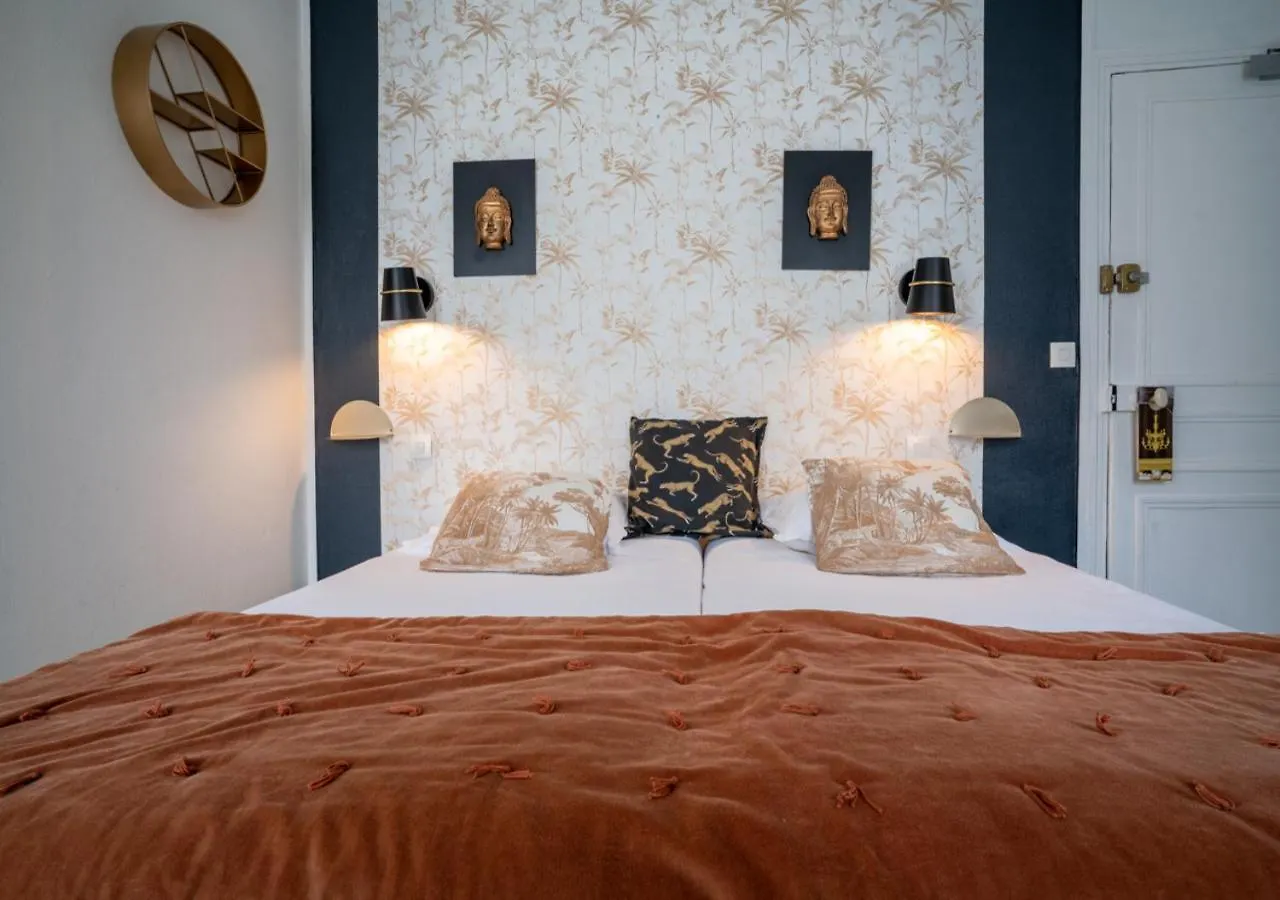 Nouvel Hotel Paris 3*,